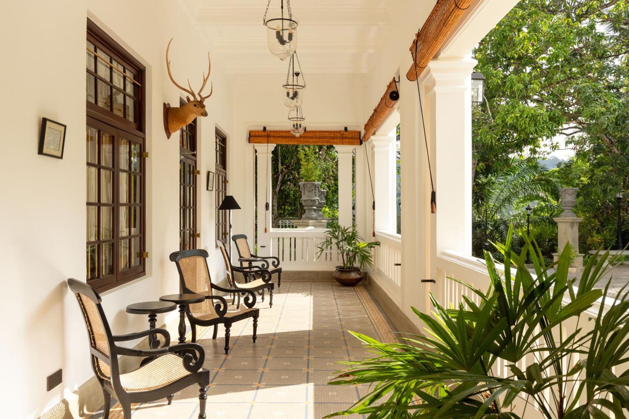 The Grand Walawwa Hotel Pinnawala  Eksteriør billede