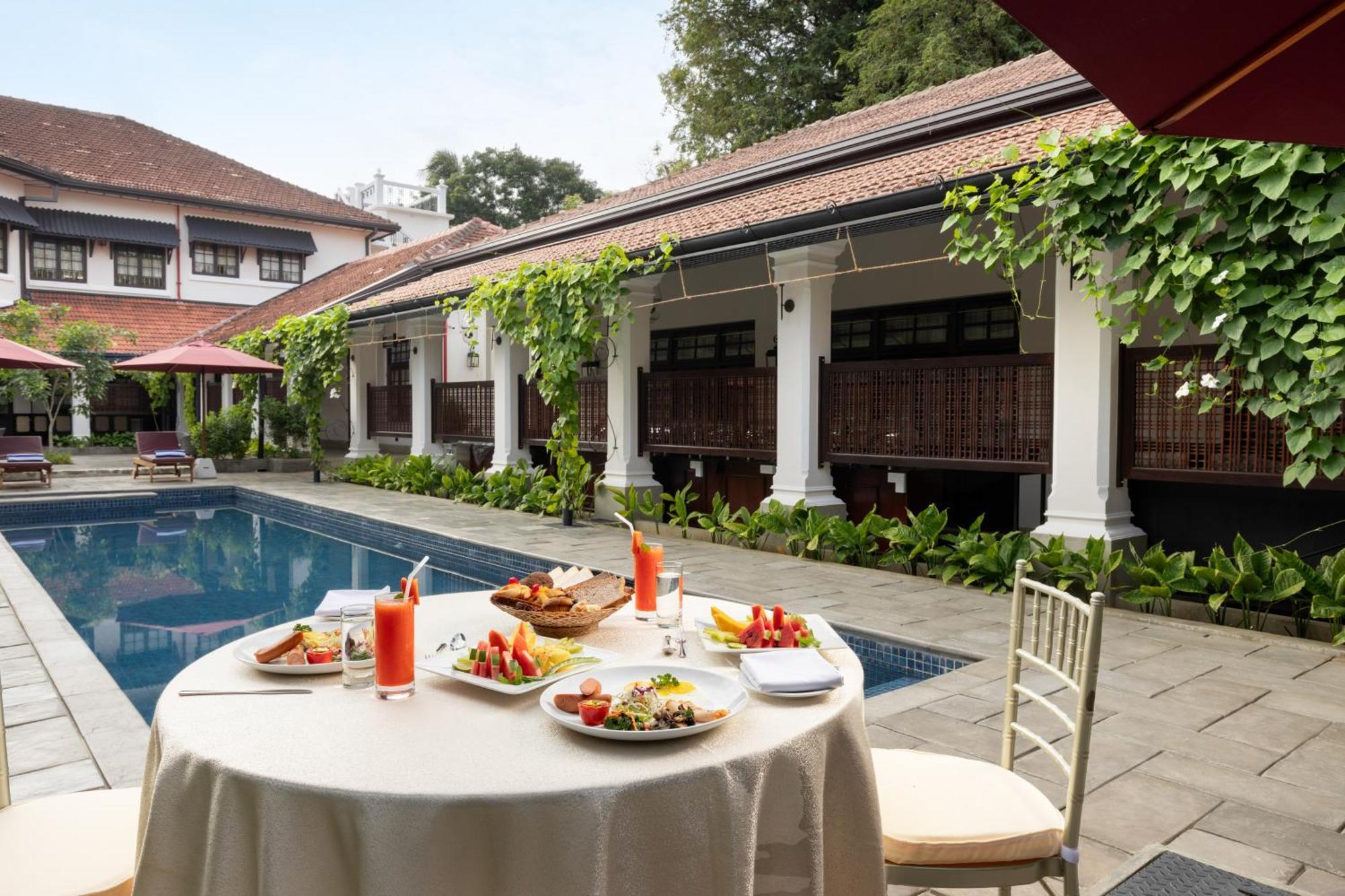 The Grand Walawwa Hotel Pinnawala  Eksteriør billede